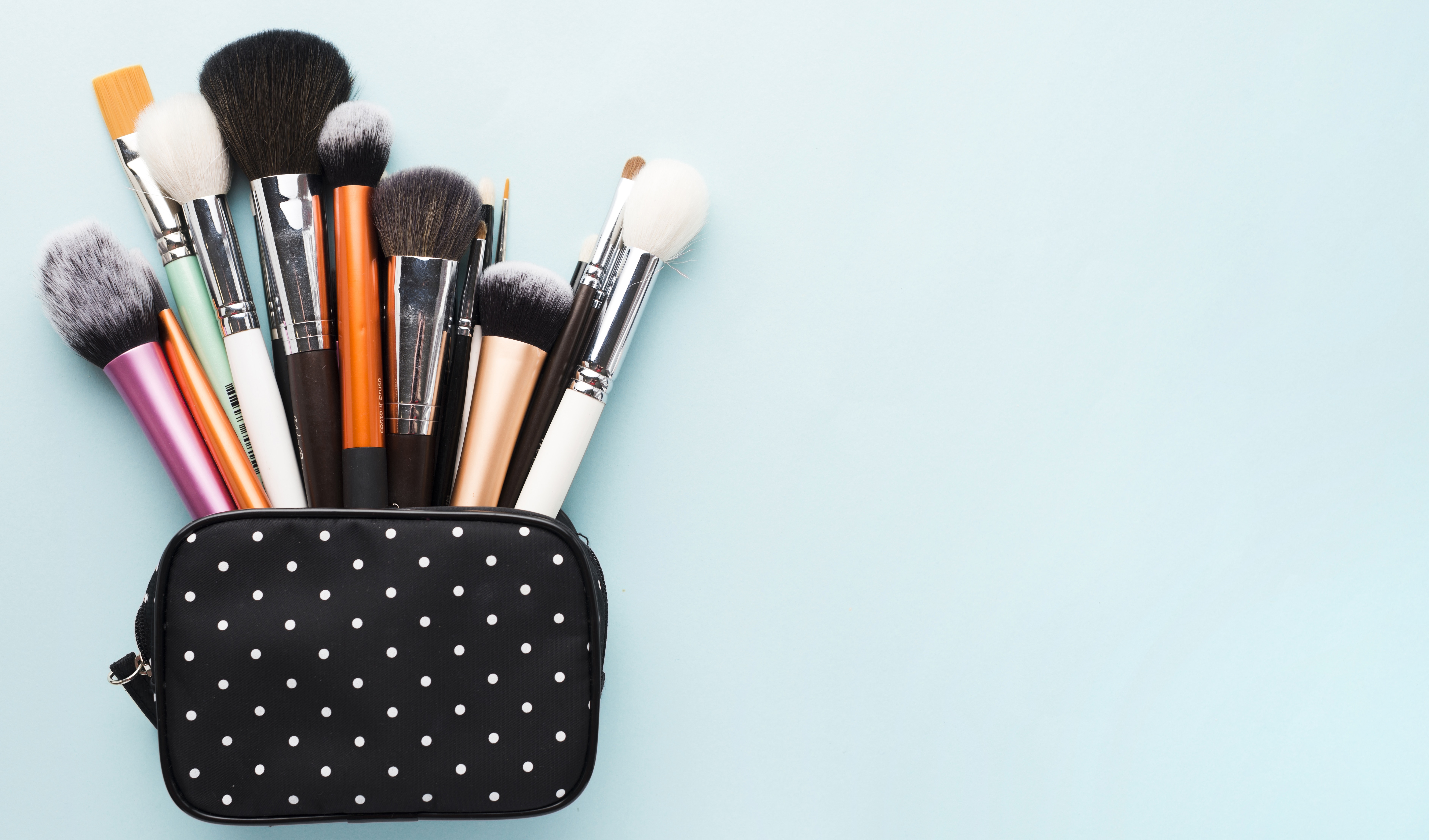 Quanto è importante pulire i pennelli trucco?