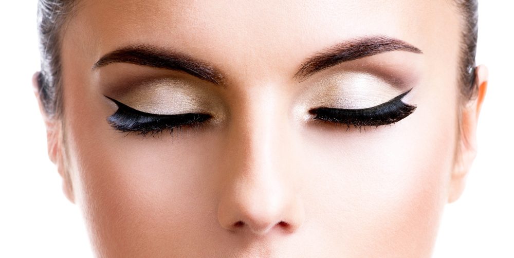 Come applicare un eyeliner effetto cat eye
