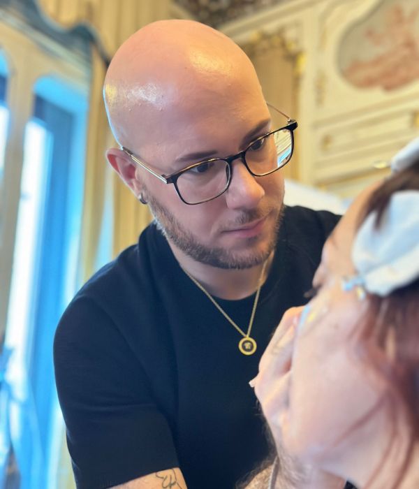 Giovedì 18 ottobre 2023 si è svolto l'esame finale dei percorsi professionali di Make up Artist Visagista Beauty Consultant. Una giornata speciale nella location favolosa dell'Hotel Ca Nigra Resort a Venezia, complimenti a tutte!