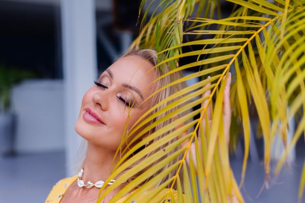 Make-up perfetto anche con il caldo: tecniche e segreti per un trucco long lasting