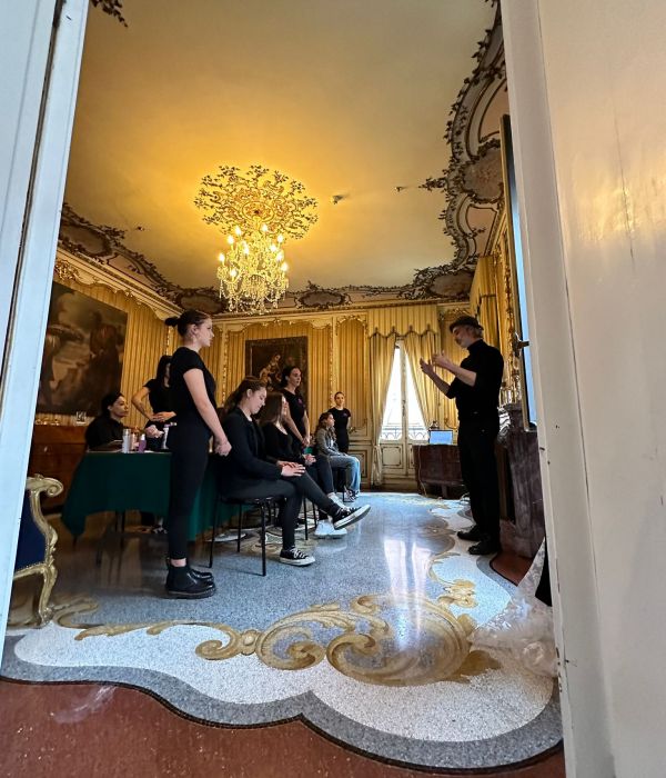 Giovedì 18 ottobre 2023 si è svolto l'esame finale dei percorsi professionali di Make up Artist Visagista Beauty Consultant. Una giornata speciale nella location favolosa dell'Hotel Ca Nigra Resort a Venezia, complimenti a tutte!