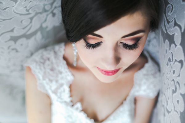 Le 8 tecniche per un trucco sposa perfetto