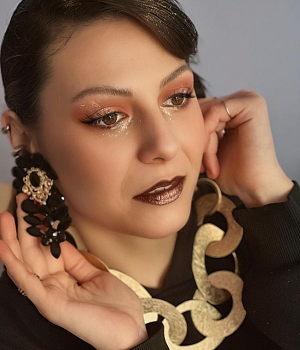 Look dai toni caldi e tocchi d&rsquo;oro, realizzati con passione e talento dalle nostre allieve