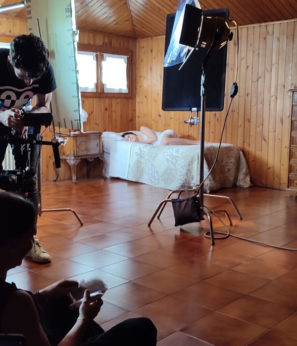 Le riprese del cortometraggio "Café de Medianoche" sono iniziate venerdì 30 giugno 2023 nella location preparata a Campodarsego (PD), ovviamente IMA Academy era presente con Marianna Tonon per occuparsi del make up dell’attrice protagonista Carmen Penya.