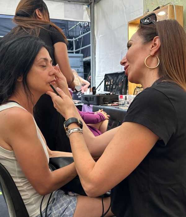 SERVICE TRUCCO E PARRUCCO UFFICIALI PER GLI ARTISTI DEL TOUR DI LAURA PAUSINI