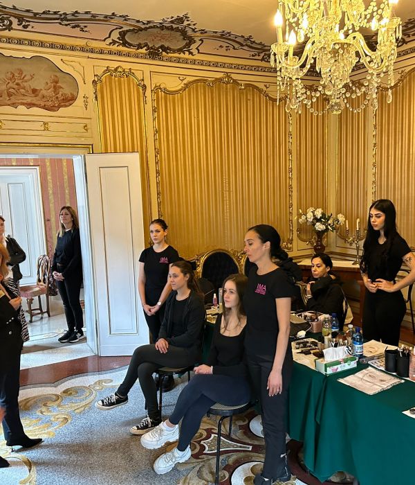 Giovedì 18 ottobre 2023 si è svolto l'esame finale dei percorsi professionali di Make up Artist Visagista Beauty Consultant. Una giornata speciale nella location favolosa dell'Hotel Ca Nigra Resort a Venezia, complimenti a tutte!