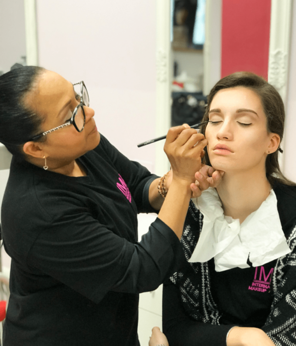Rosita, Lorena, Natividad, Maria e Giada del corso di make up artist visagista beauty consultant