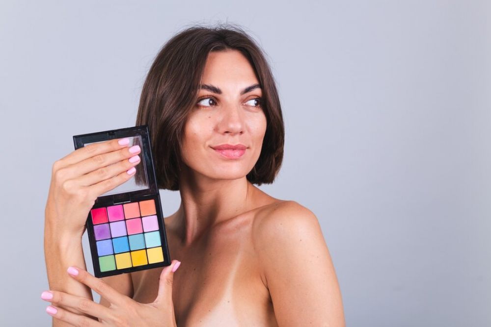 Armocromia: la teoria applicata al mondo beauty che aiuta a scegliere i prodotti ideali