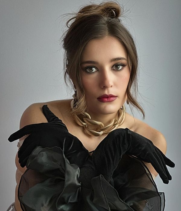 Look dai toni caldi e tocchi d&rsquo;oro, realizzati con passione e talento dalle nostre allieve