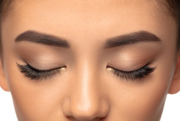 Ciglia finte, Mascara o tutte e due?
